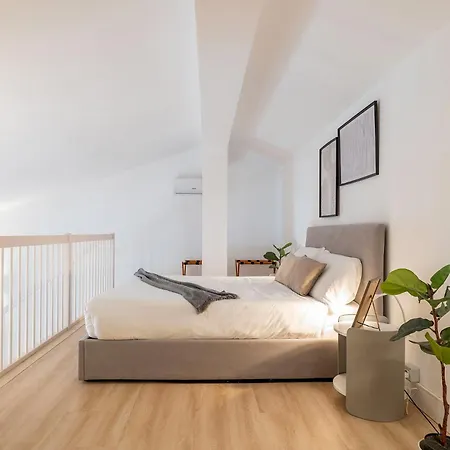 Urban Oasis Labicana Modern Loft With Terrace